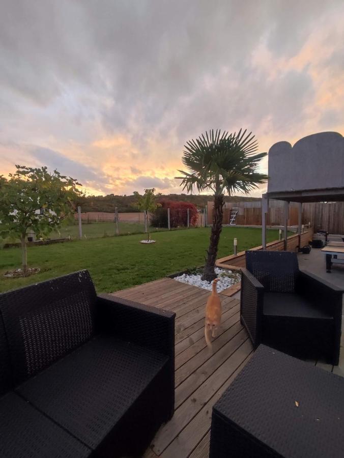 Appartement 100M2, Independant Dans Notre Maison Garennes-sur-Eure Bagian luar foto