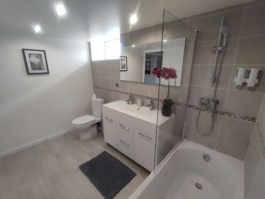 Appartement 100M2, Independant Dans Notre Maison Garennes-sur-Eure Bagian luar foto