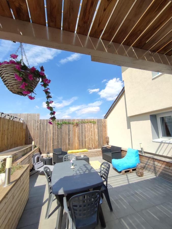 Appartement 100M2, Independant Dans Notre Maison Garennes-sur-Eure Bagian luar foto