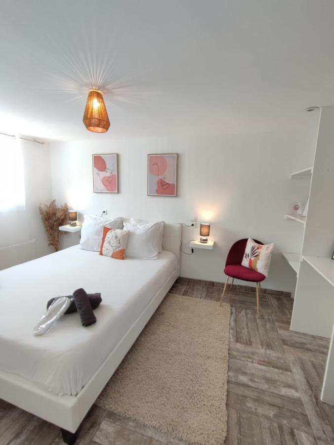 Appartement 100M2, Independant Dans Notre Maison Garennes-sur-Eure Bagian luar foto