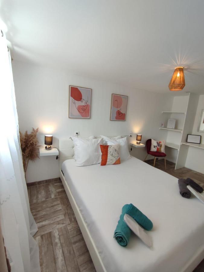 Appartement 100M2, Independant Dans Notre Maison Garennes-sur-Eure Bagian luar foto