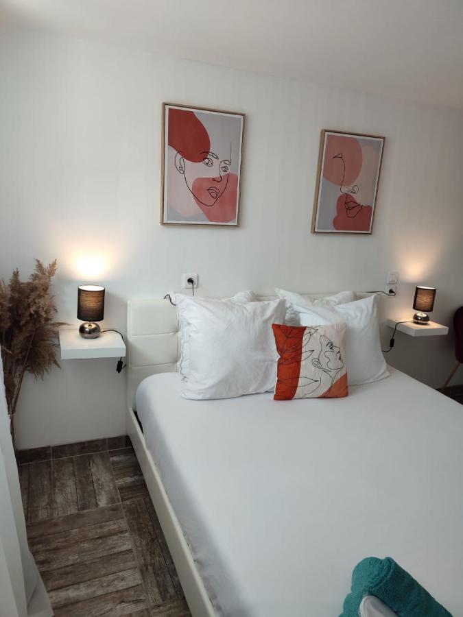 Appartement 100M2, Independant Dans Notre Maison Garennes-sur-Eure Bagian luar foto