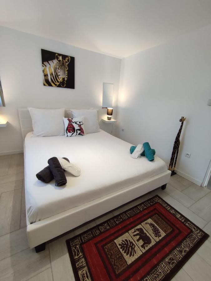 Appartement 100M2, Independant Dans Notre Maison Garennes-sur-Eure Bagian luar foto