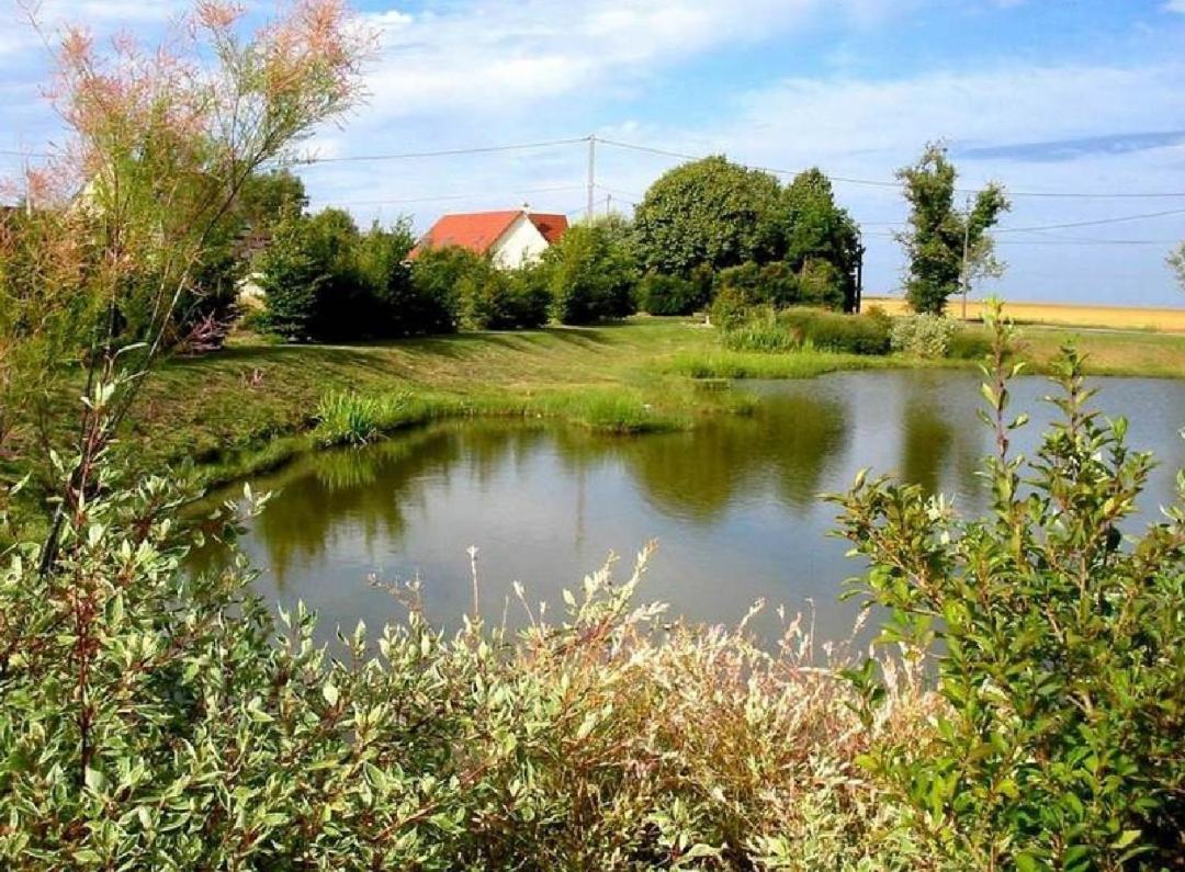 Appartement 100M2, Independant Dans Notre Maison Garennes-sur-Eure Bagian luar foto