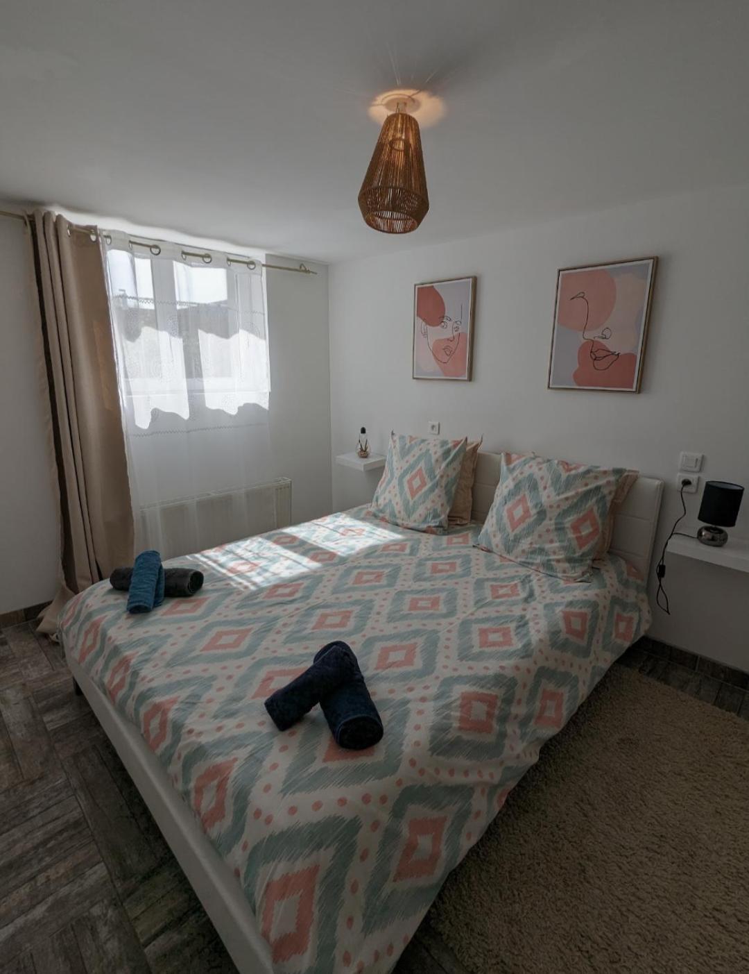 Appartement 100M2, Independant Dans Notre Maison Garennes-sur-Eure Bagian luar foto
